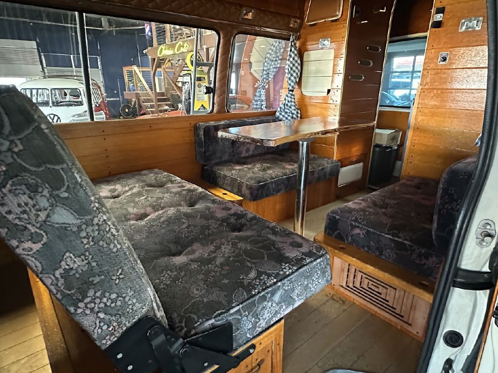 1996 Toyota Hiace Image 27