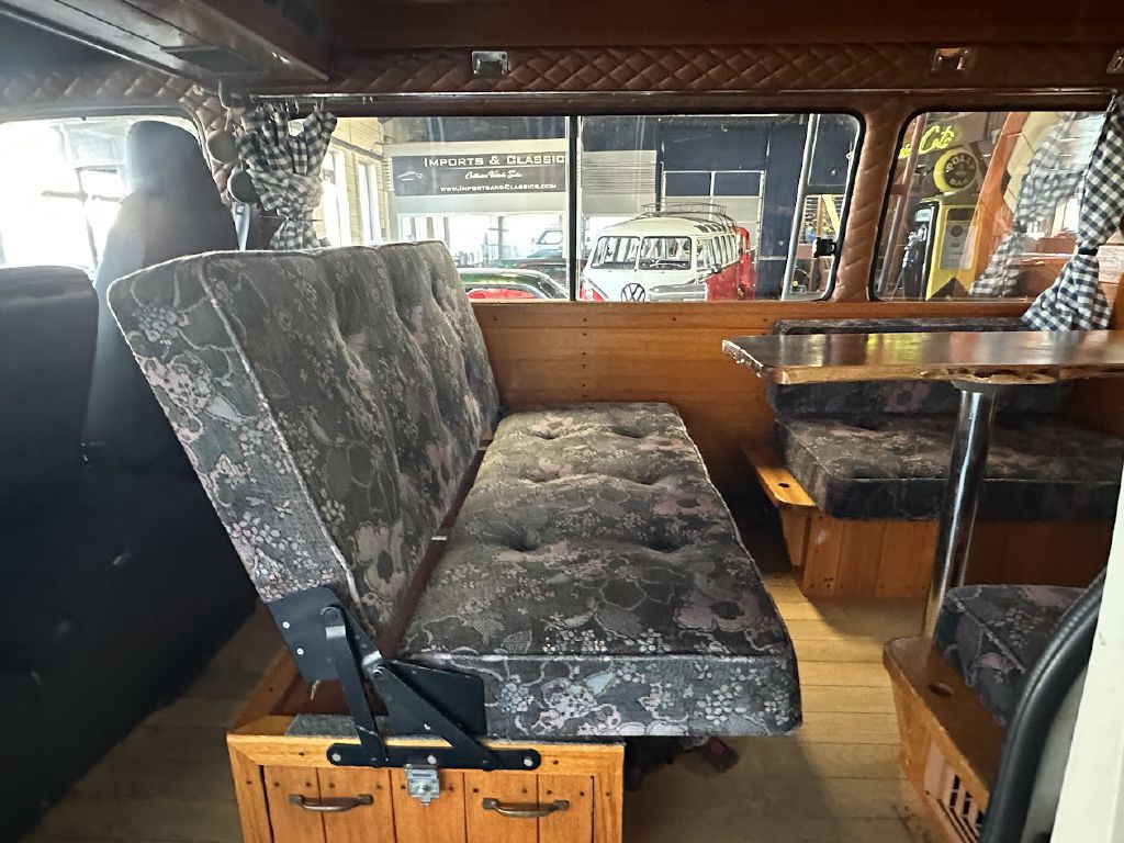 1996 Toyota Hiace Image 28