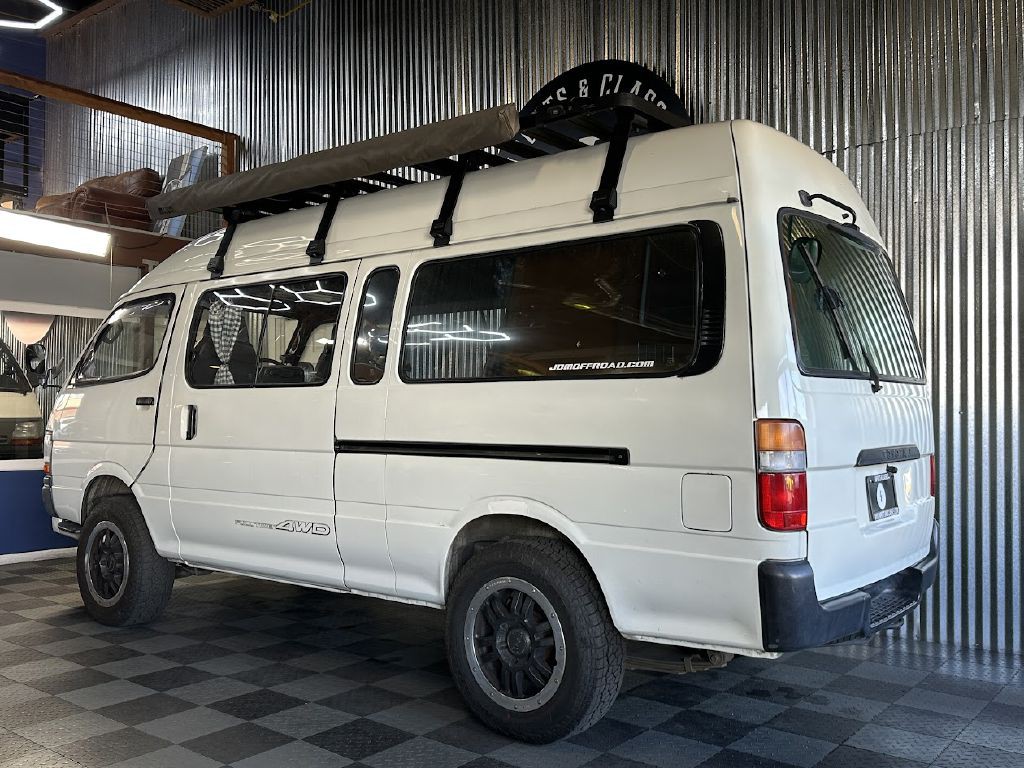 1996 Toyota Hiace Image 4