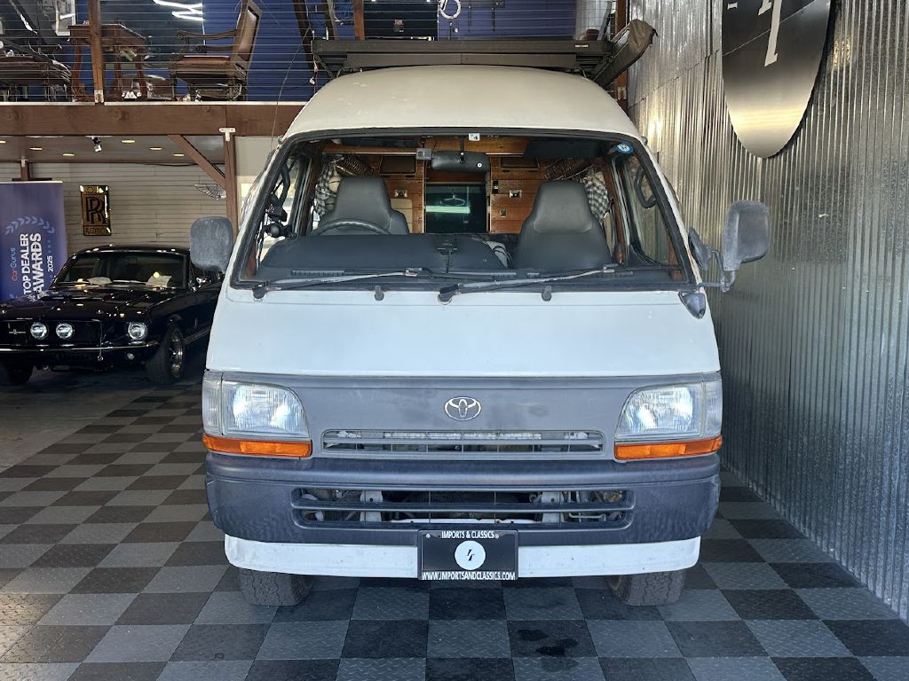 1996 Toyota Hiace Image 5