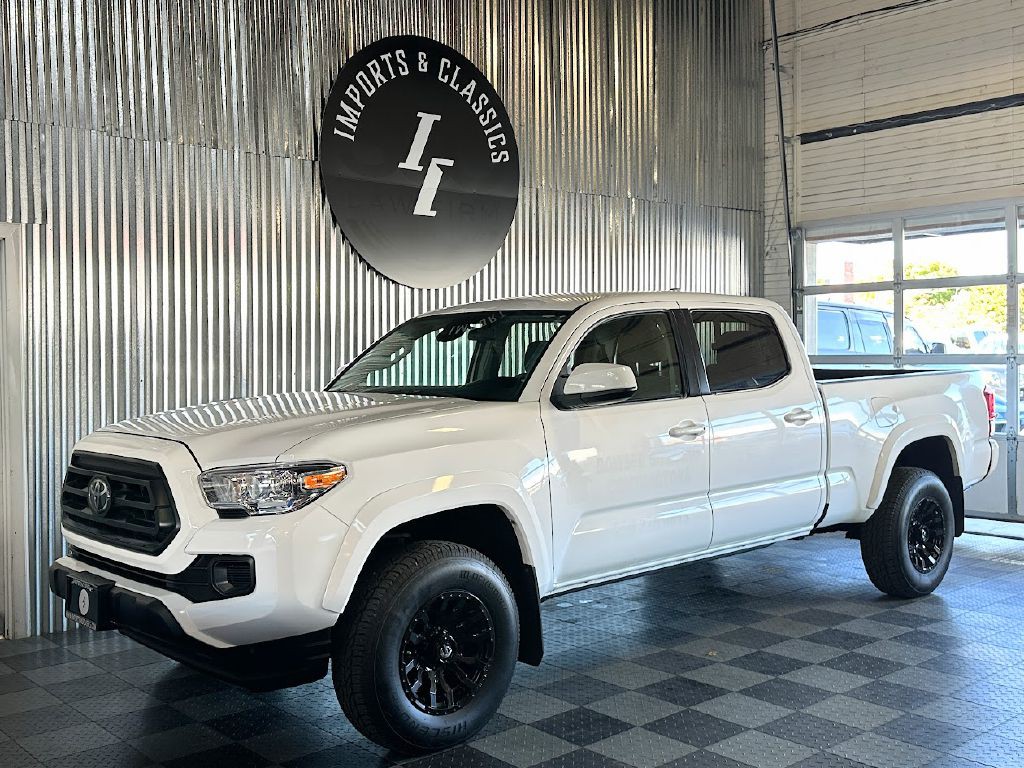 2020 Toyota Tacoma Image 1
