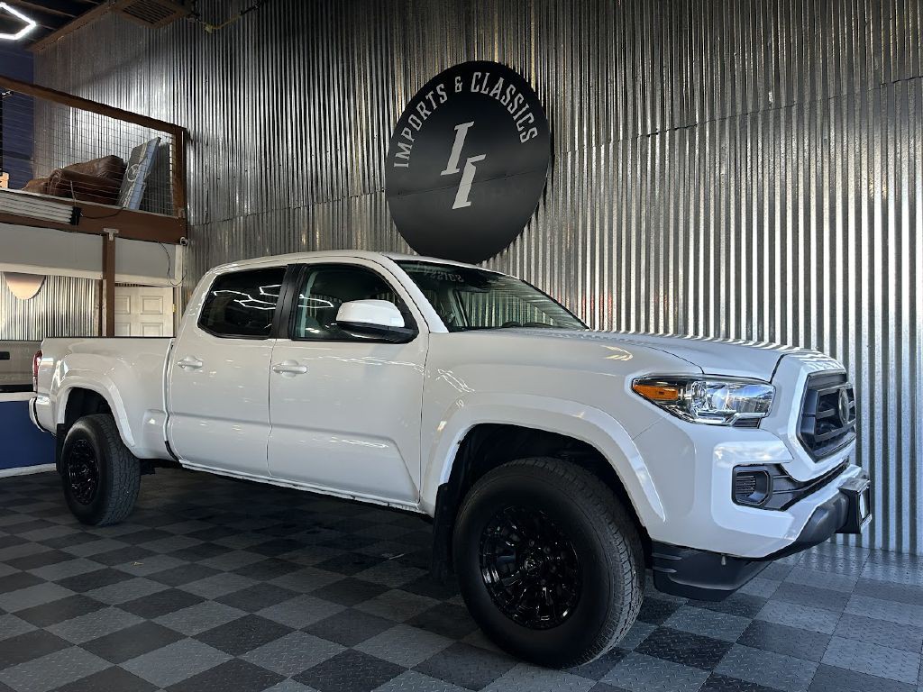 2020 Toyota Tacoma Image 2
