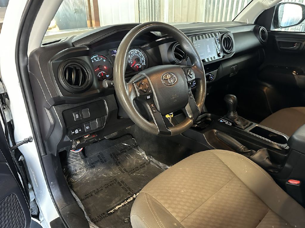 2020 Toyota Tacoma Image 10