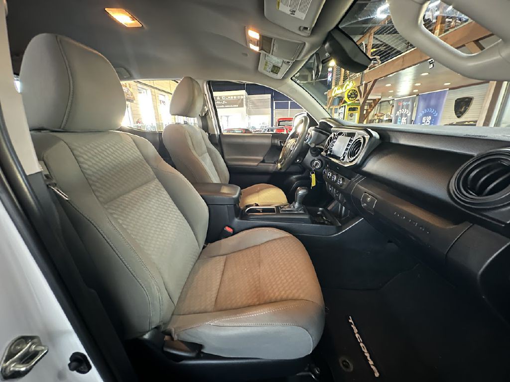 2020 Toyota Tacoma Image 13