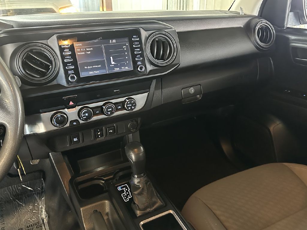 2020 Toyota Tacoma Image 14