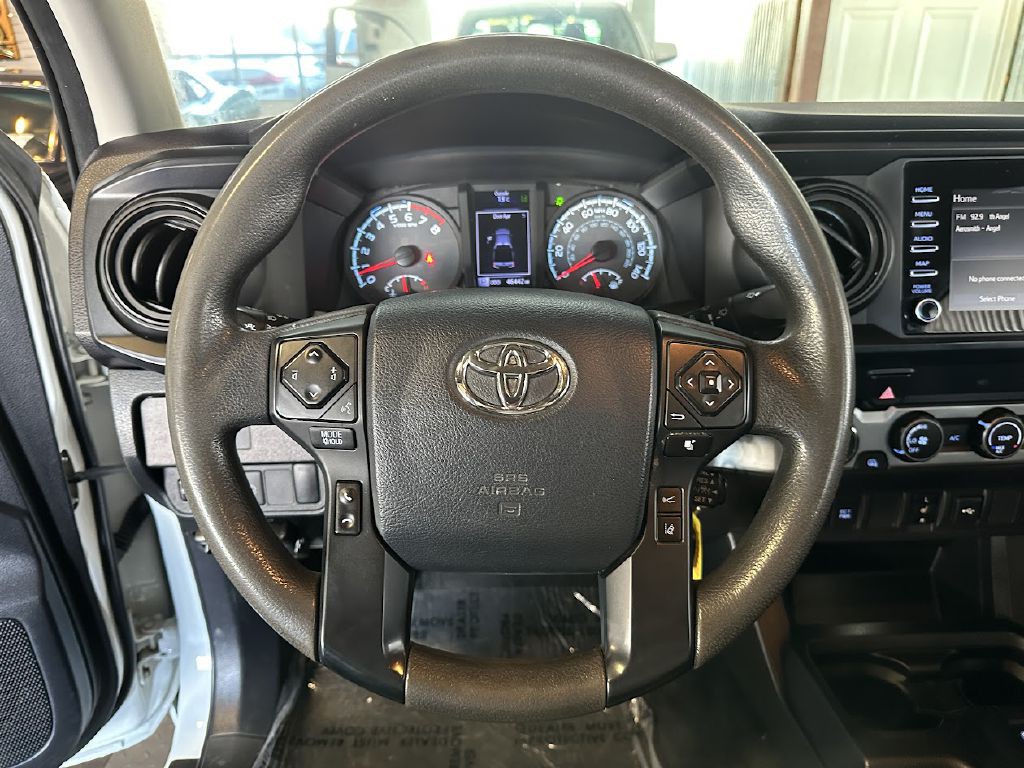 2020 Toyota Tacoma Image 17