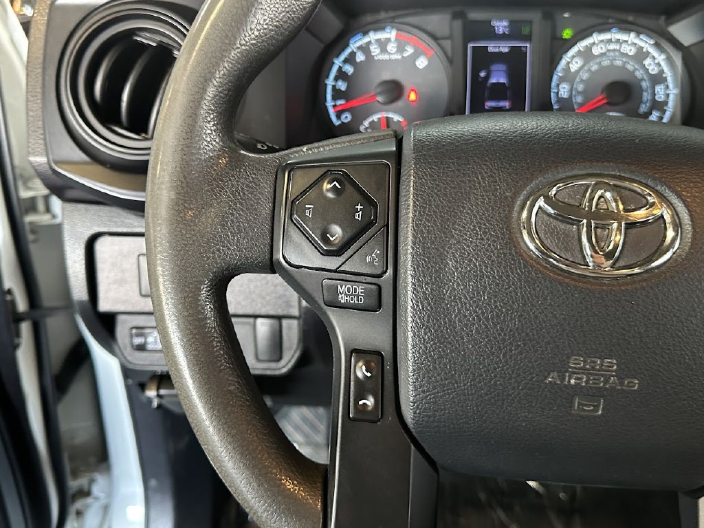 2020 Toyota Tacoma Image 19