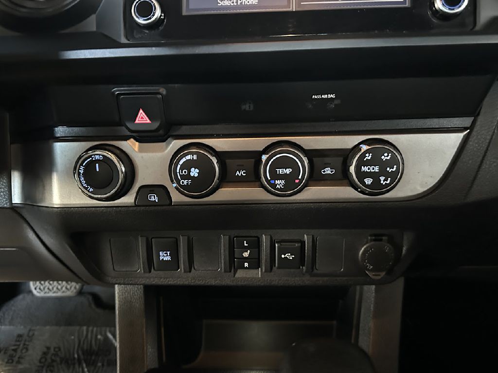 2020 Toyota Tacoma Image 22
