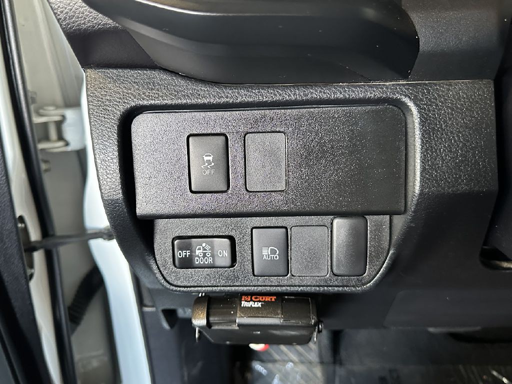 2020 Toyota Tacoma Image 23