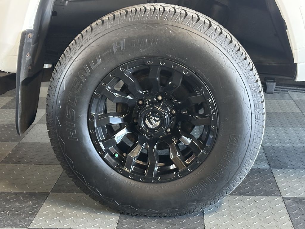 2020 Toyota Tacoma Image 27