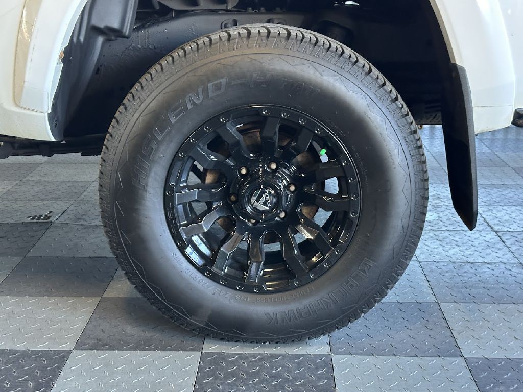 2020 Toyota Tacoma Image 30