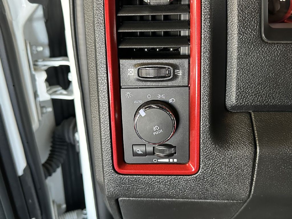 2017 RAM 1500 Image 25