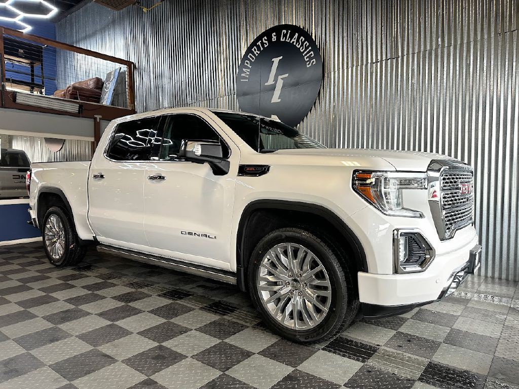 2019 GMC Sierra Image 2