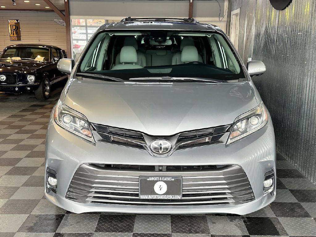 2020 Toyota Sienna Image 5