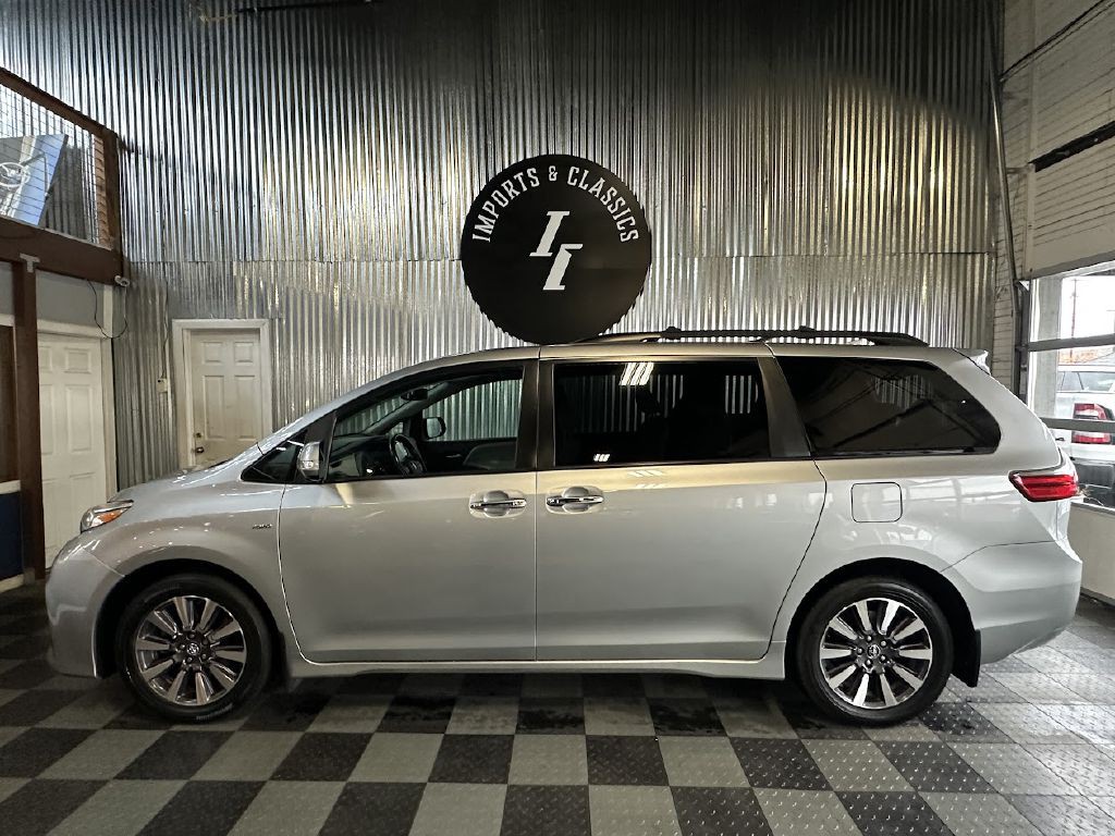 2020 Toyota Sienna Image 8