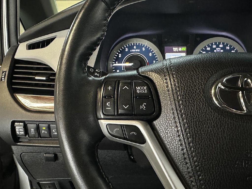 2020 Toyota Sienna Image 19