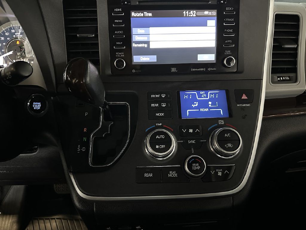 2020 Toyota Sienna Image 24