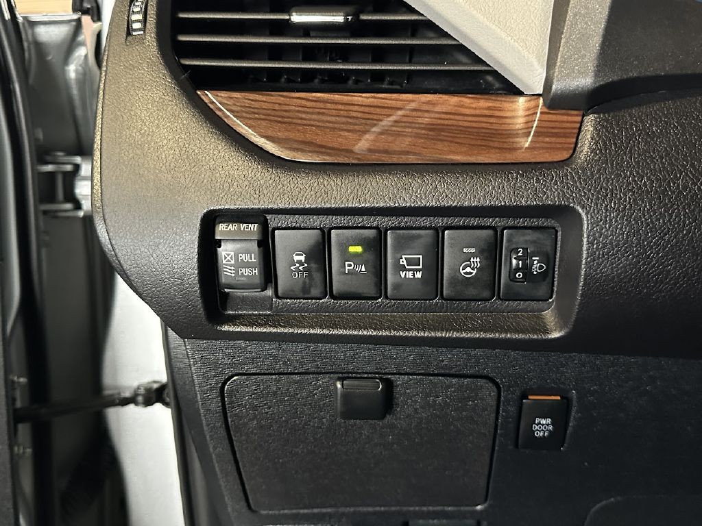 2020 Toyota Sienna Image 25