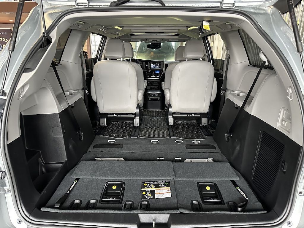 2020 Toyota Sienna Image 31