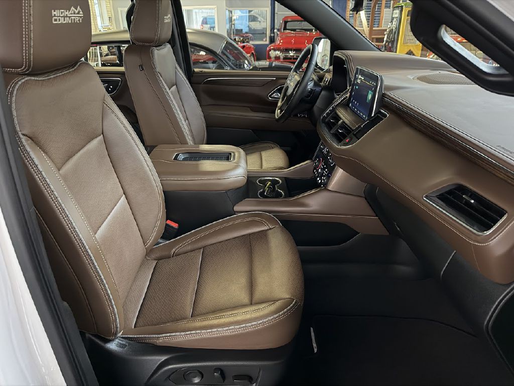 2023 Chevrolet Suburban Image 12