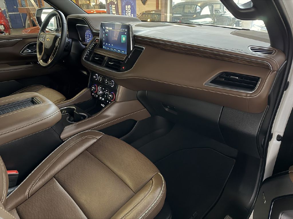 2023 Chevrolet Suburban Image 13