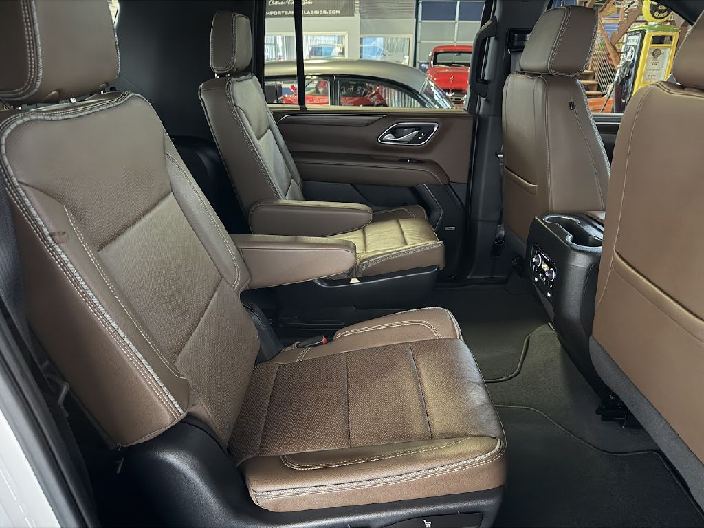 2023 Chevrolet Suburban Image 15