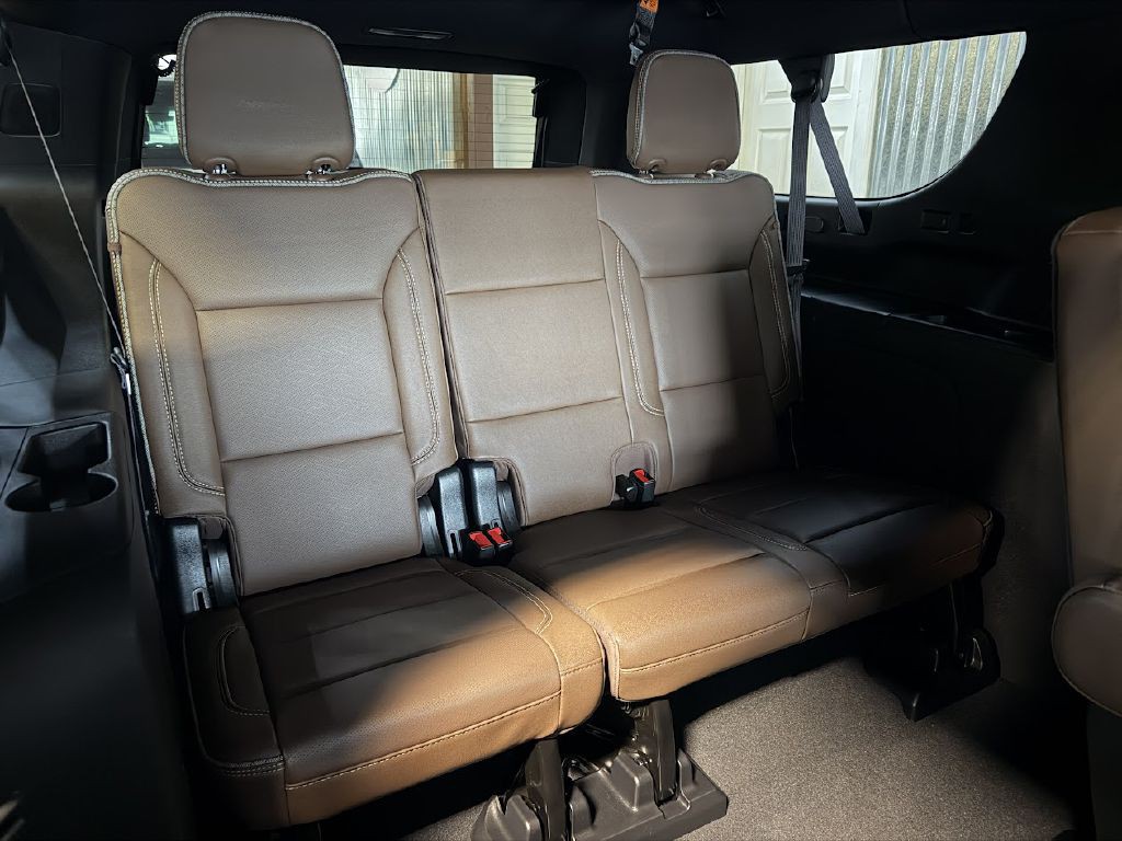 2023 Chevrolet Suburban Image 17