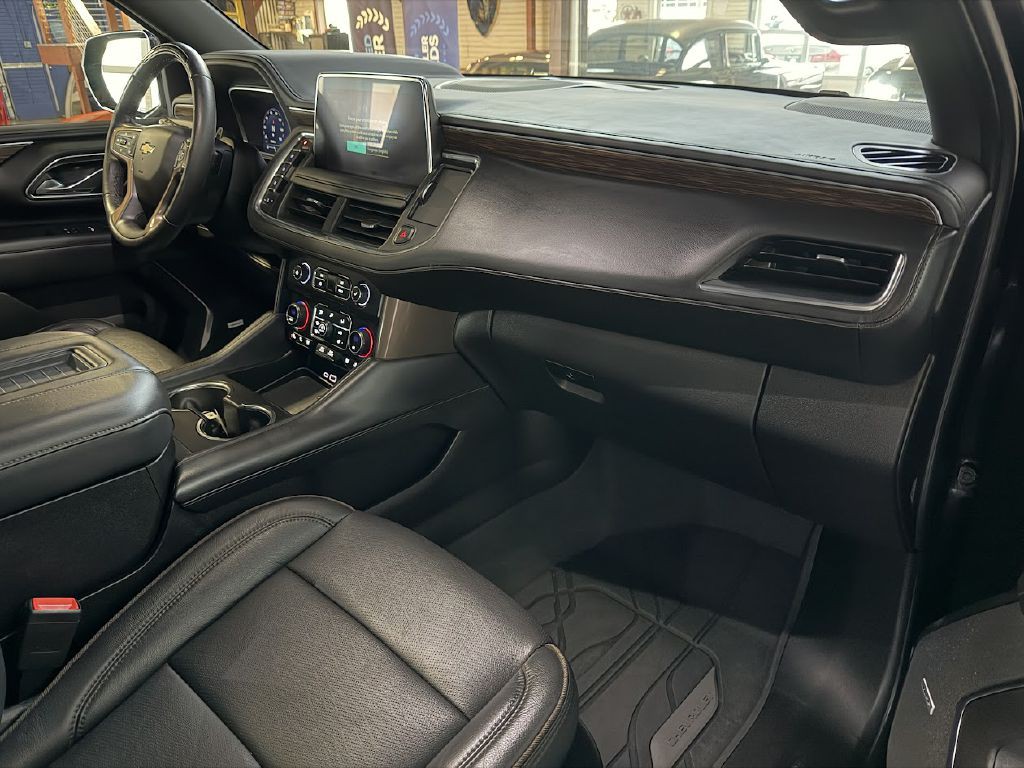 2023 Chevrolet Suburban Image 12