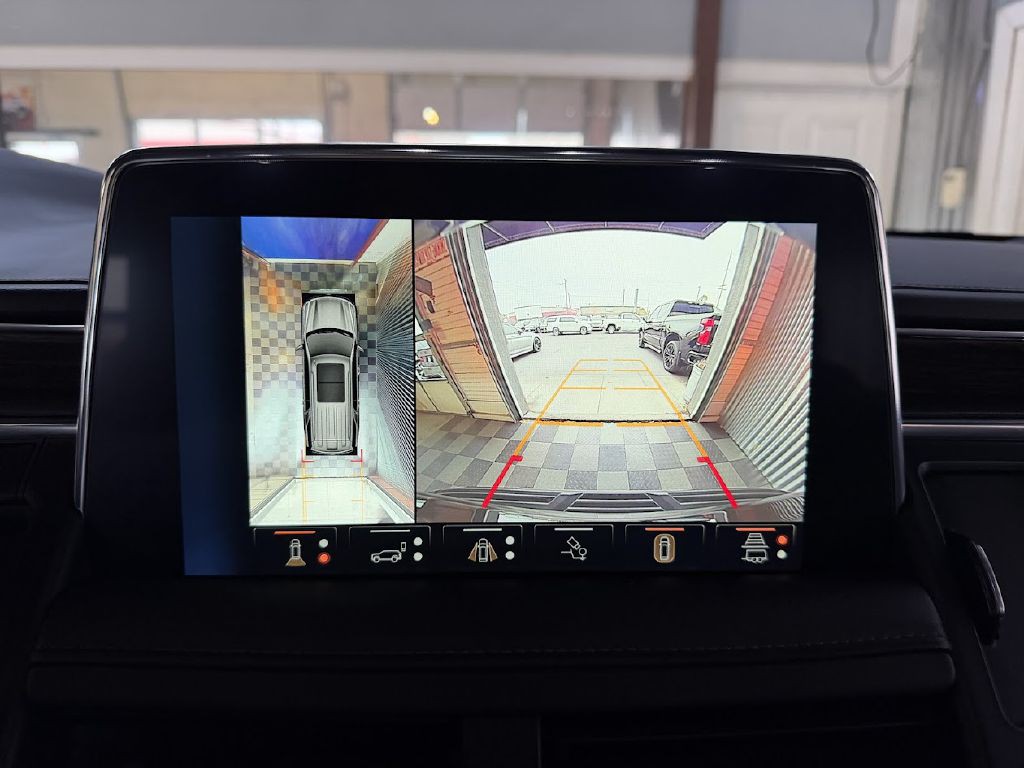 2023 Chevrolet Suburban Image 21