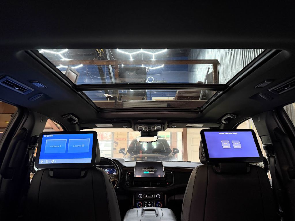 2023 Chevrolet Suburban Image 25