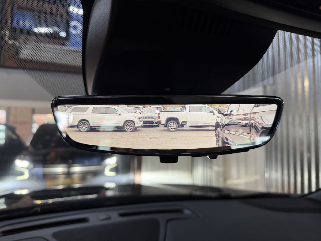 2023 Chevrolet Suburban Image 27