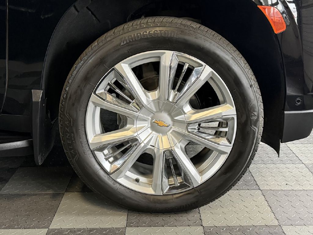2023 Chevrolet Suburban Image 32