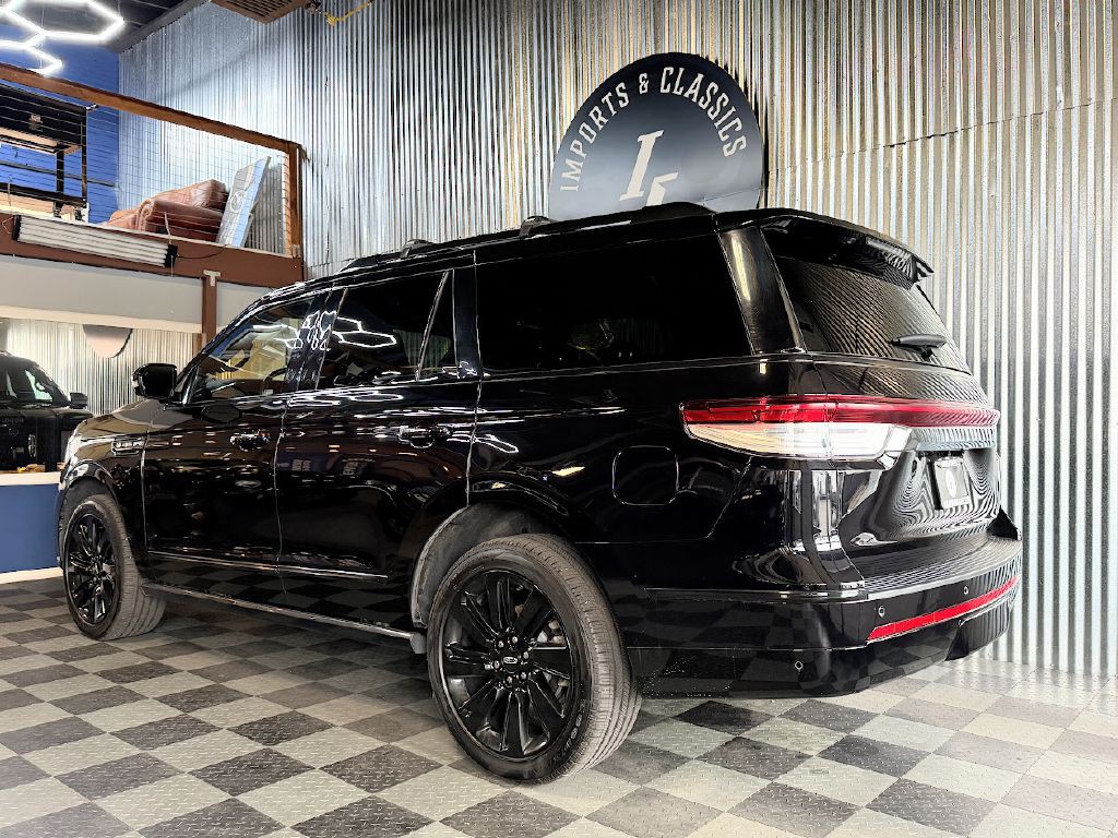 2024 Lincoln Navigator Image 3