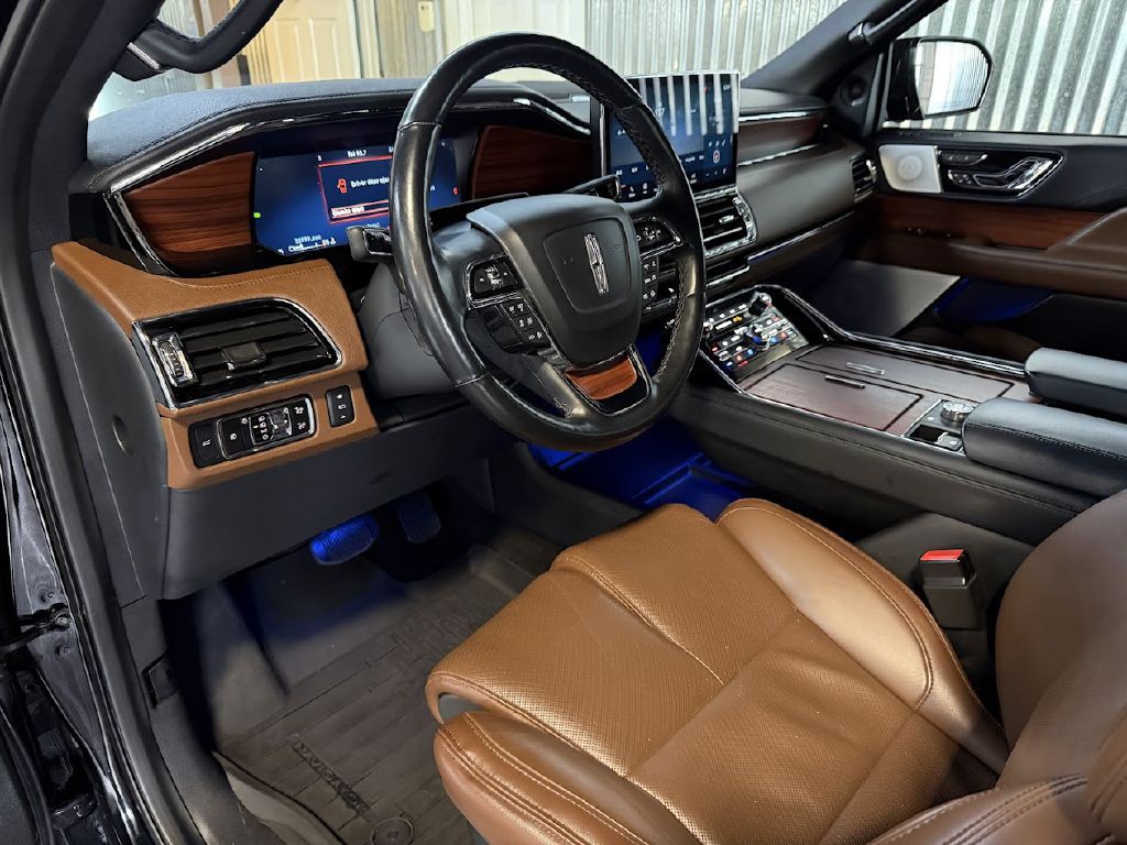 2024 Lincoln Navigator Image 9
