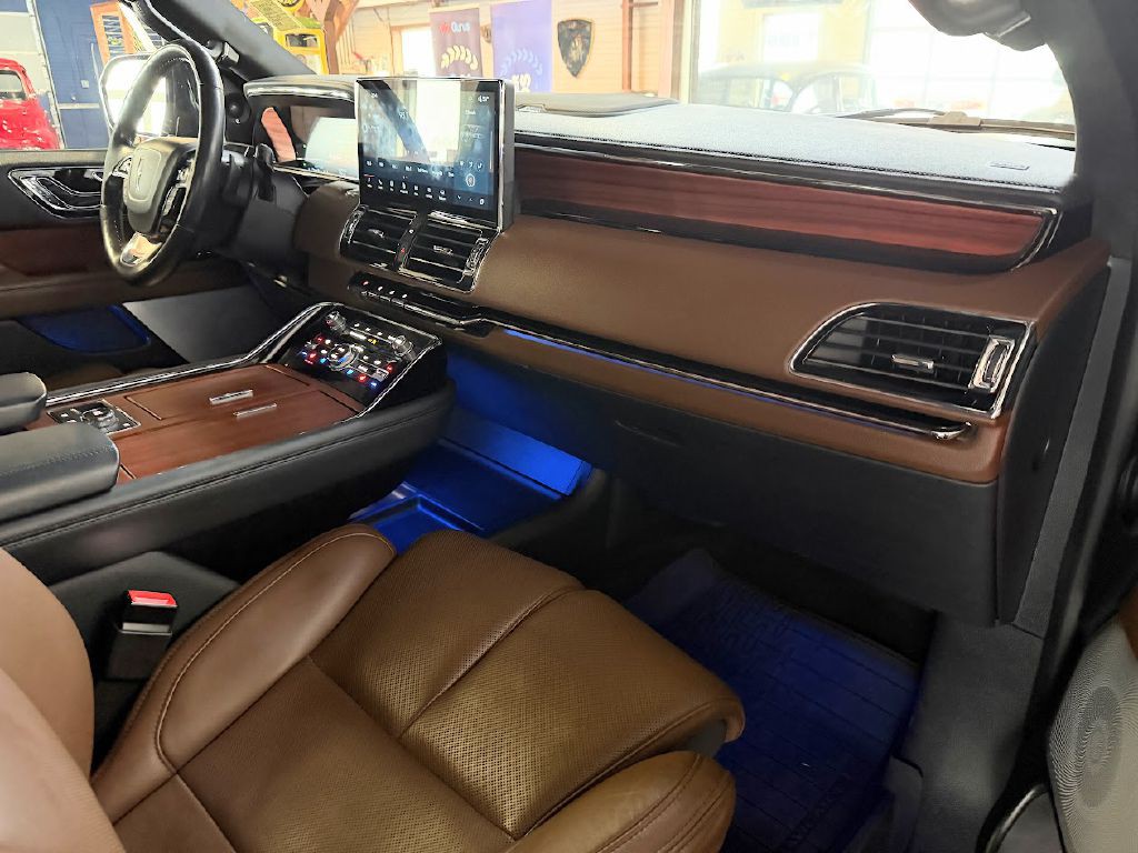 2024 Lincoln Navigator Image 11