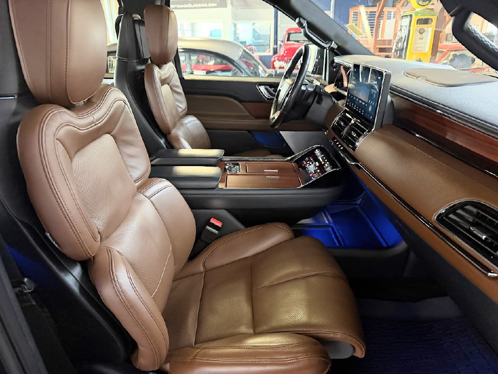 2024 Lincoln Navigator Image 12