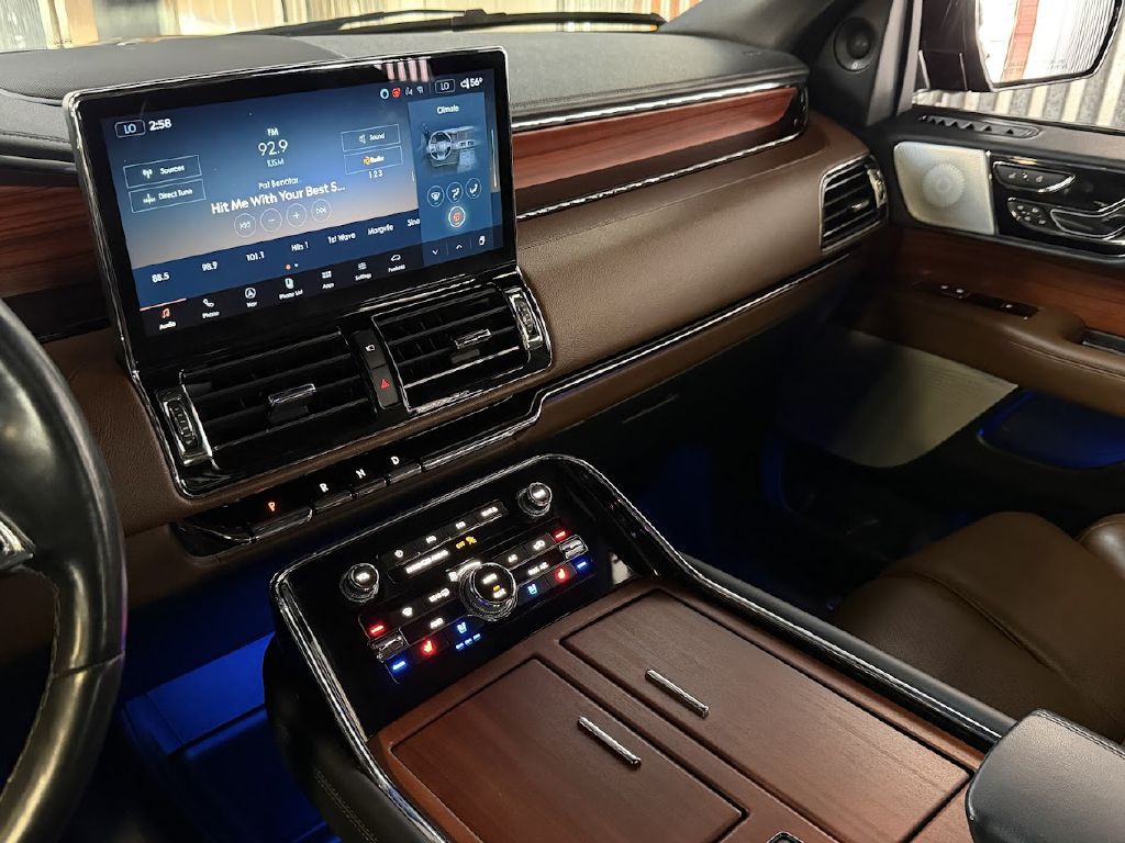 2024 Lincoln Navigator Image 13