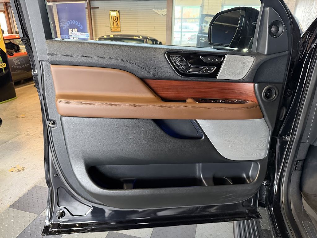 2024 Lincoln Navigator Image 25