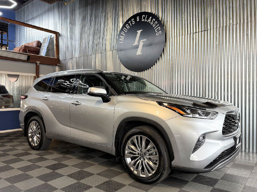 2024 Toyota Highlander Image 2
