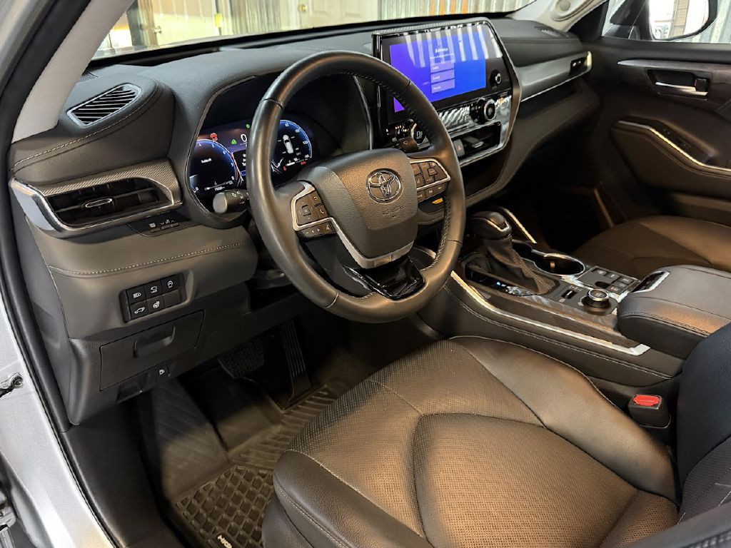 2024 Toyota Highlander Image 10
