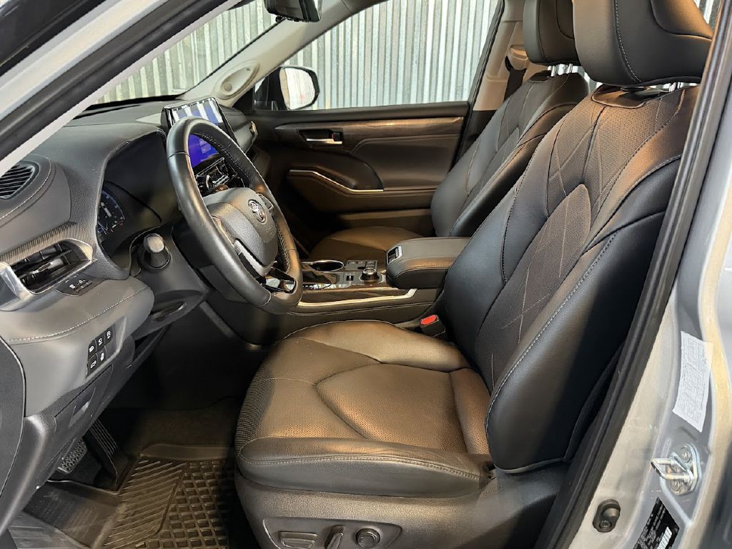 2024 Toyota Highlander Image 11