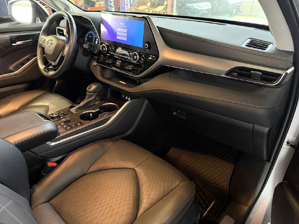 2024 Toyota Highlander Image 12