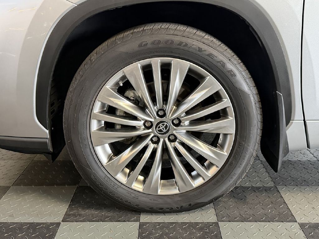 2024 Toyota Highlander Image 35