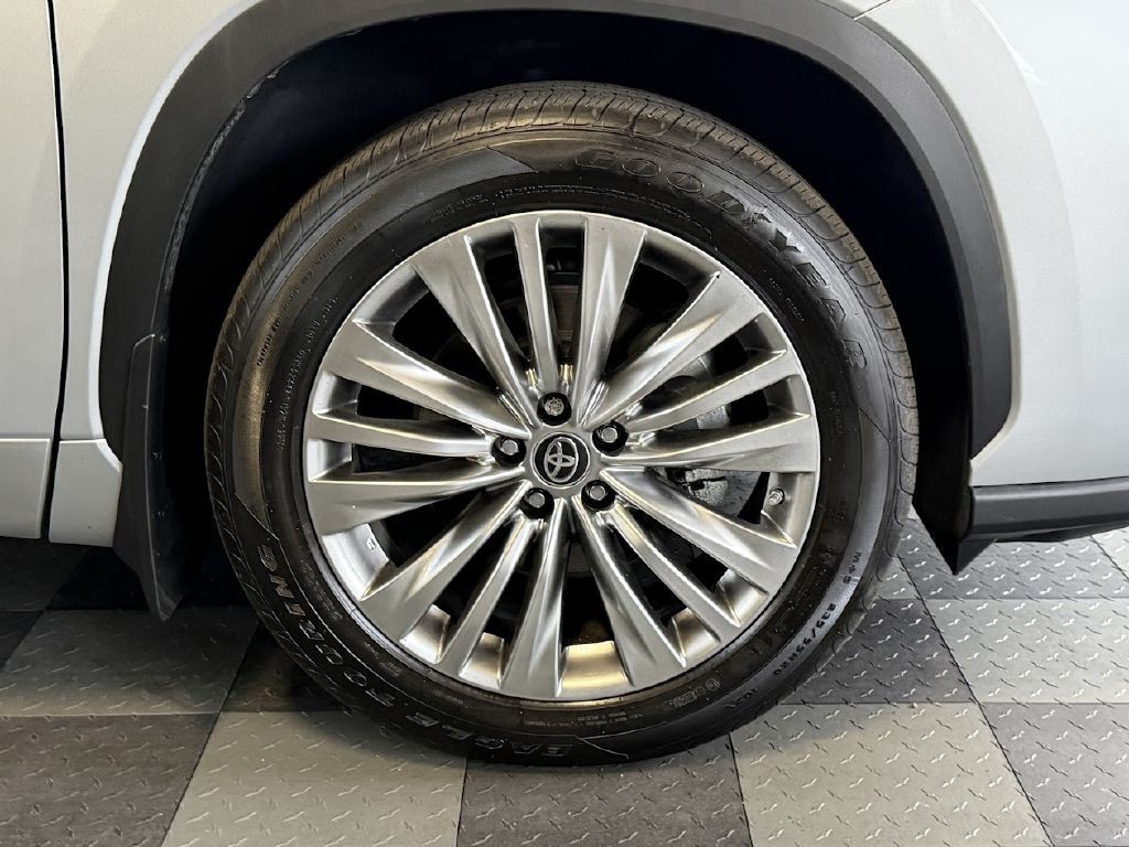 2024 Toyota Highlander Image 36