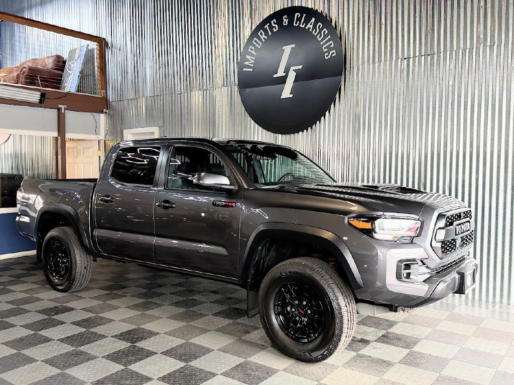 2020 Toyota Tacoma Image 2