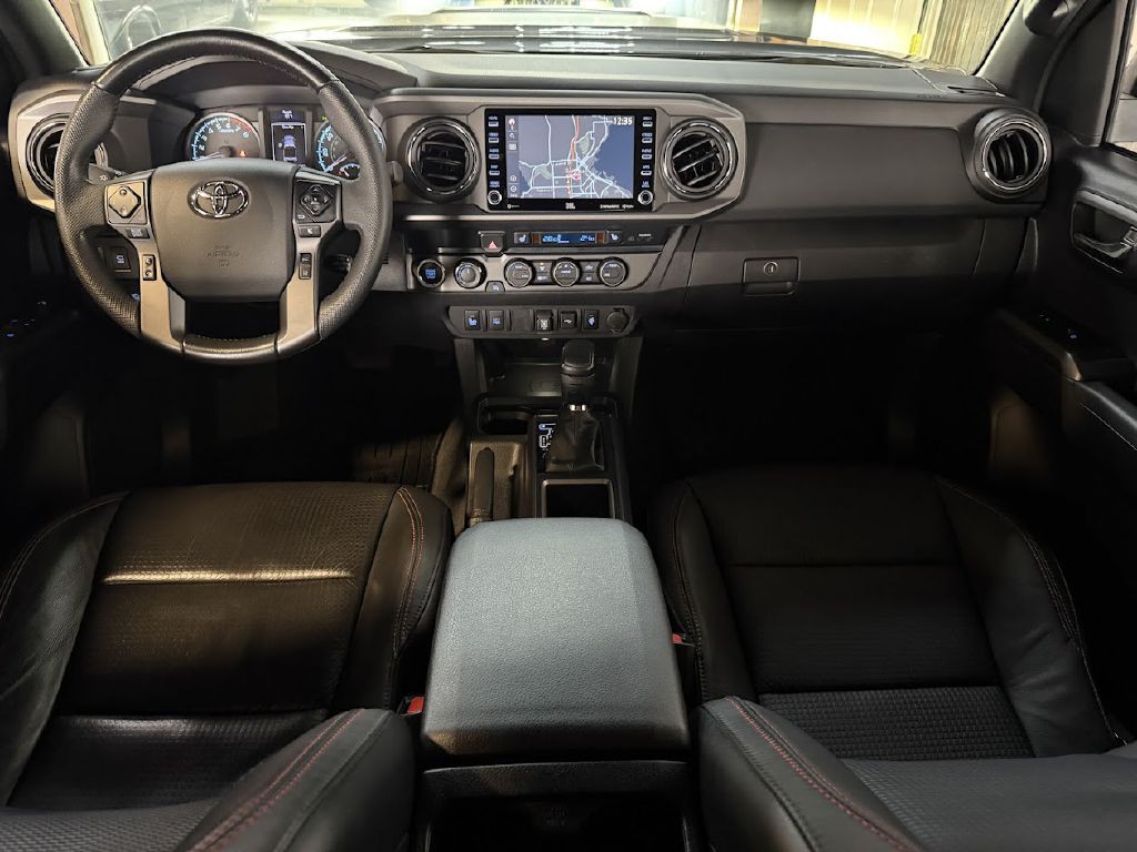 2020 Toyota Tacoma Image 9