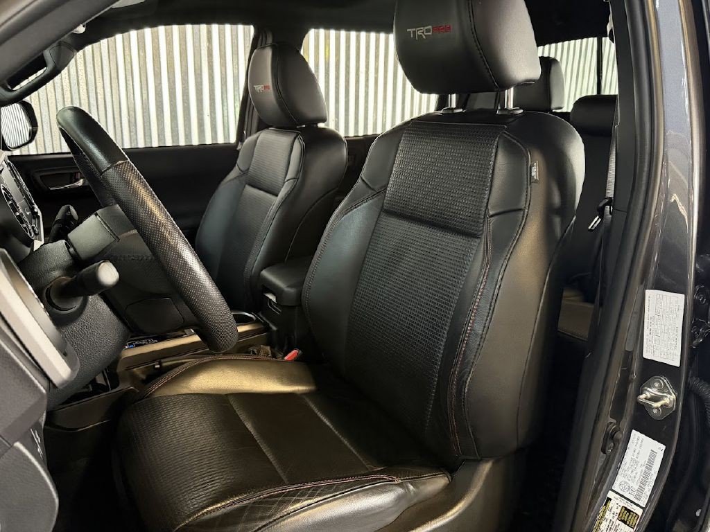 2020 Toyota Tacoma Image 12