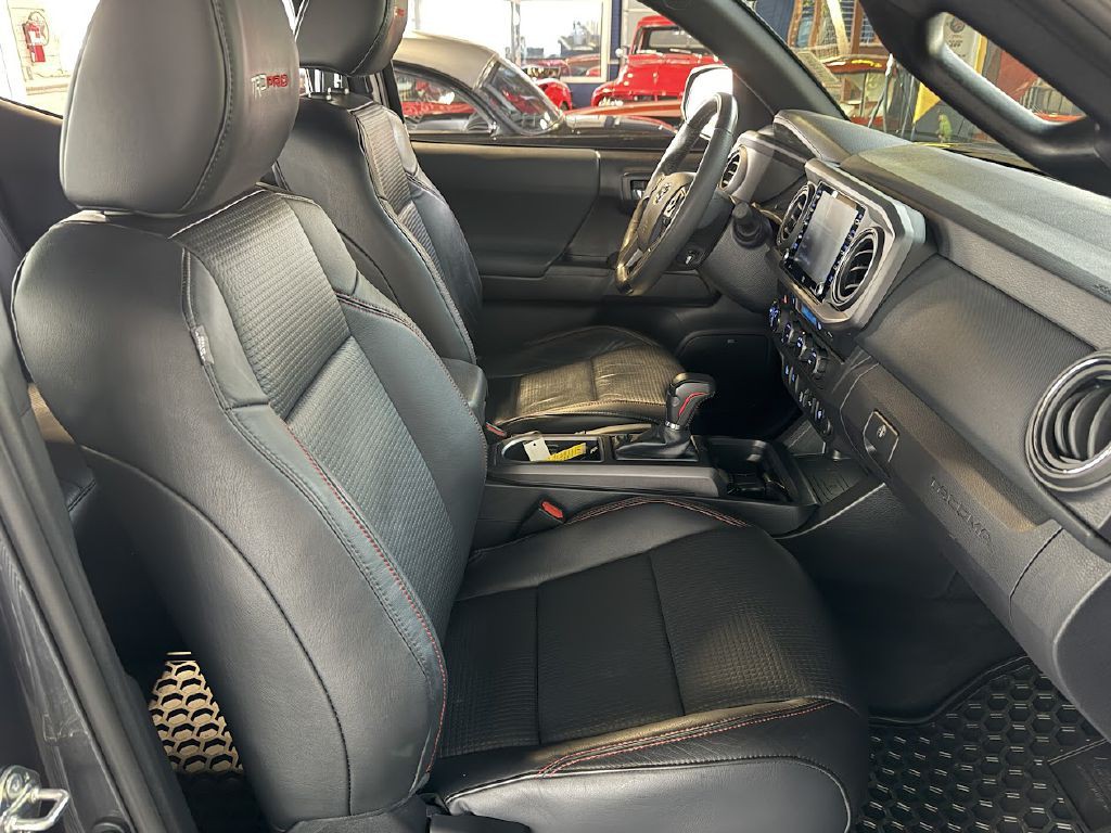 2020 Toyota Tacoma Image 13