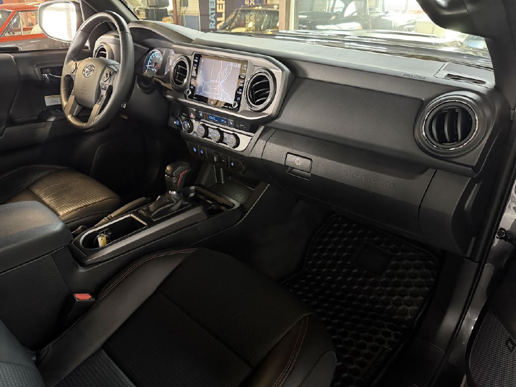 2020 Toyota Tacoma Image 14