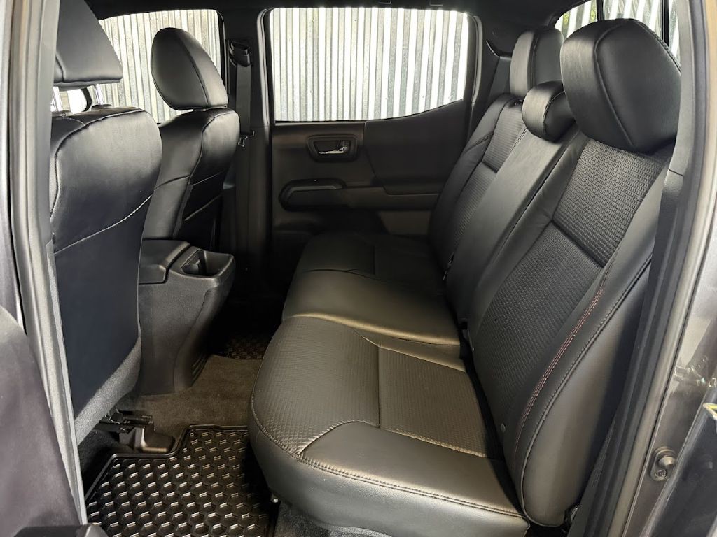 2020 Toyota Tacoma Image 16